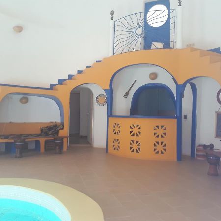La Maison Blanche Deni Biram Ndao Exteriör bild