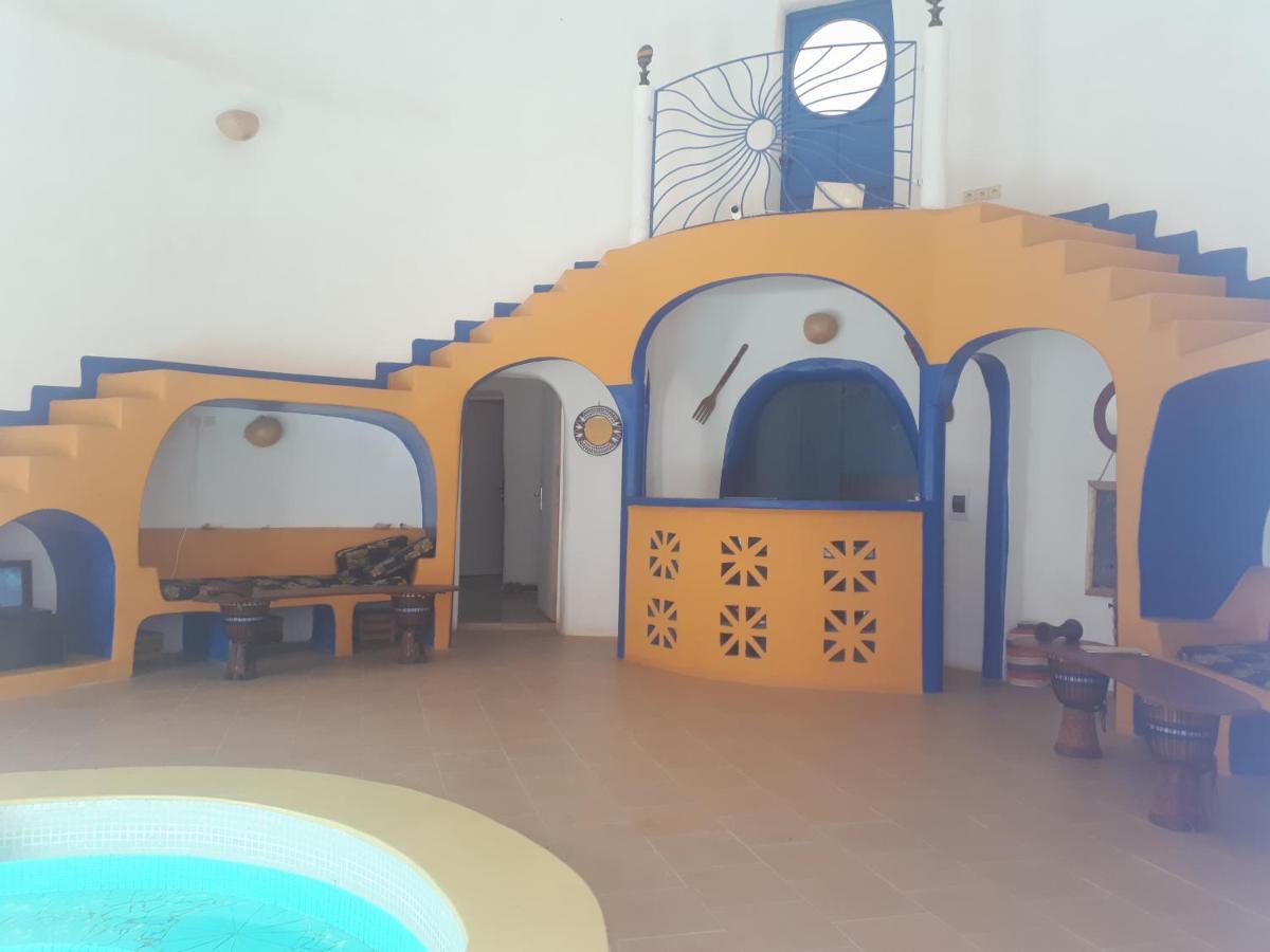 La Maison Blanche Deni Biram Ndao Exteriör bild