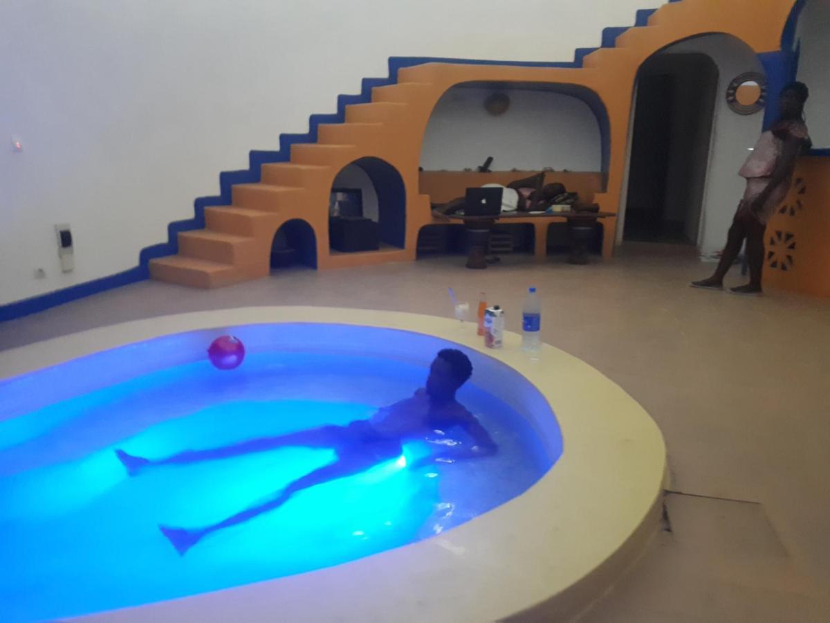 La Maison Blanche Deni Biram Ndao Exteriör bild